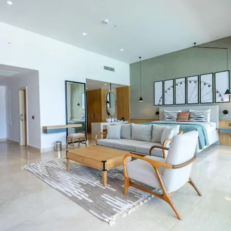 Lures Hotel