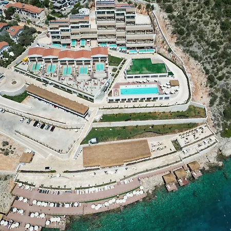 Lures Hotel