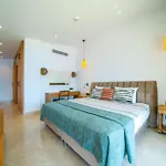 Lures Hotel